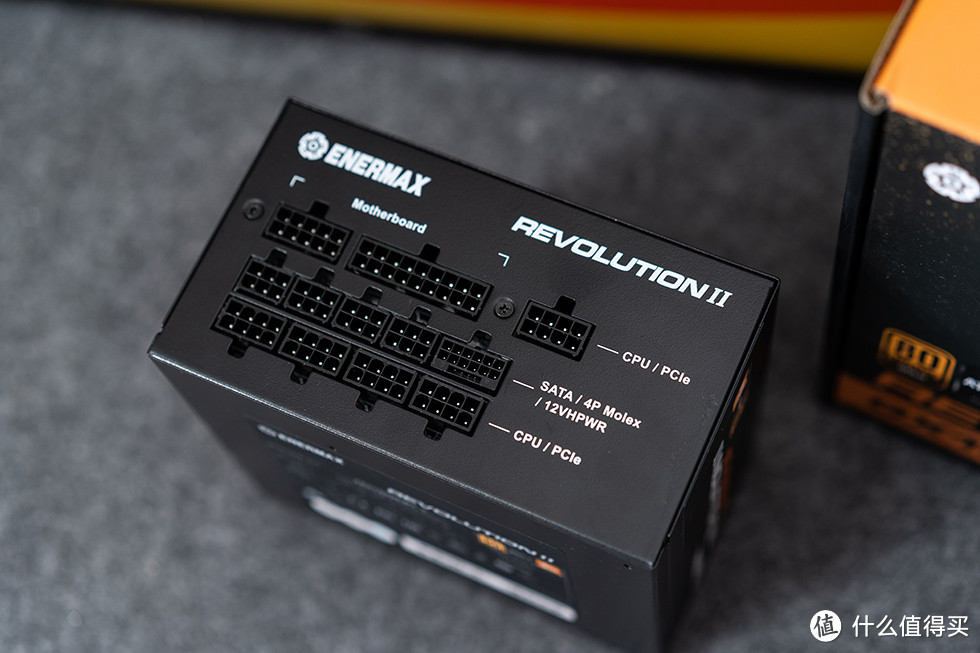 安耐美 Revolution II GX1050W DF，带自清洁的ATX3.0电源了解一下
