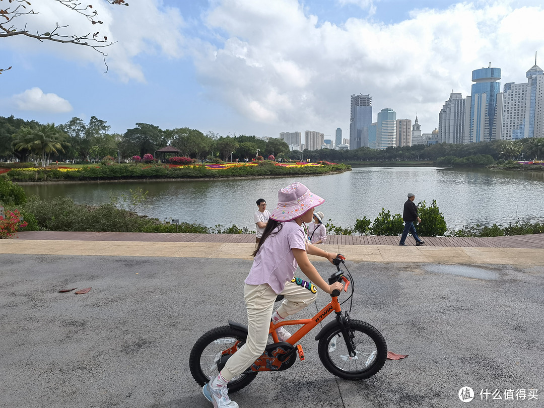 心痒痒的小朋友终于换了自行车-迪卡侬儿童变速自行车ST900