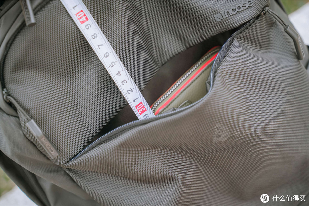 笔记本360°环绕保护，好看又能装，苹果合作品牌INCASE背包评测