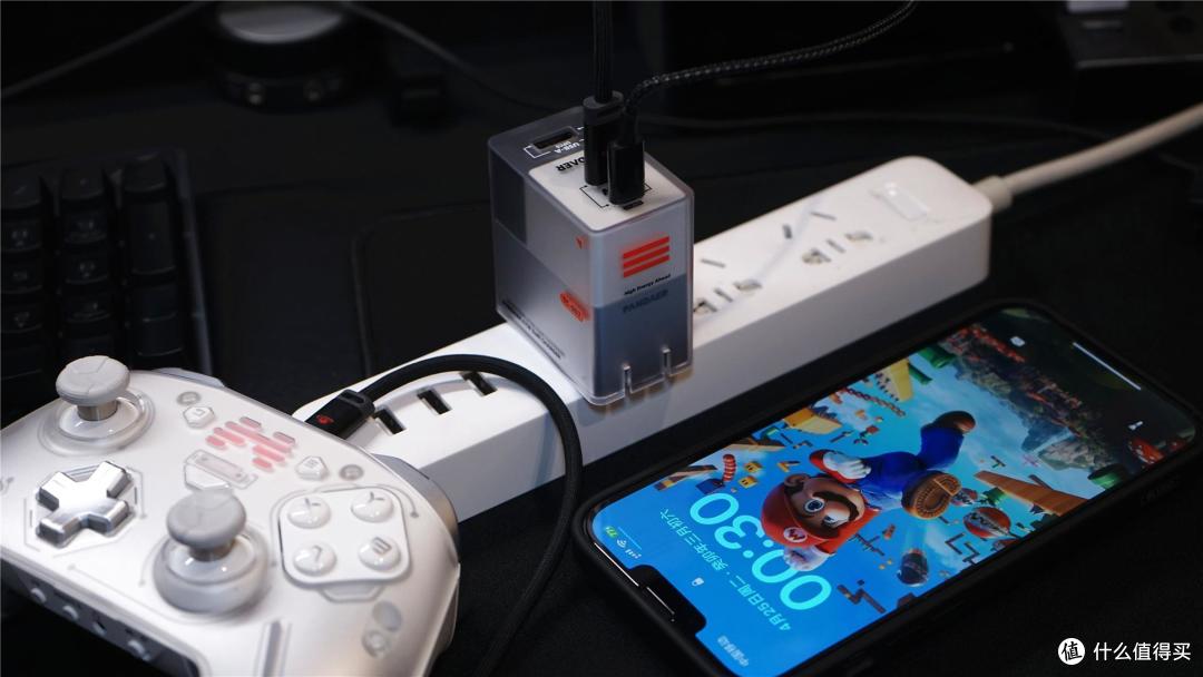 潮流单品 3口多协议高效快充—— 魅族 PANDAER 67W 氮化镓充电器