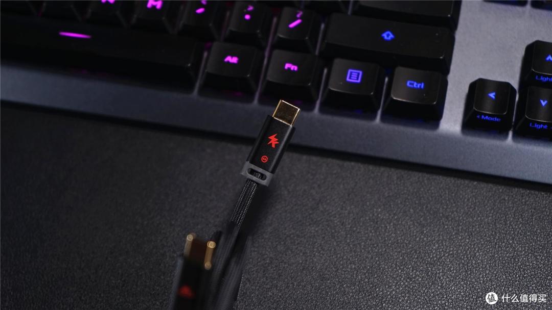 潮流单品 3口多协议高效快充—— 魅族 PANDAER 67W 氮化镓充电器