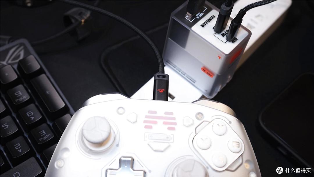 潮流单品 3口多协议高效快充—— 魅族 PANDAER 67W 氮化镓充电器