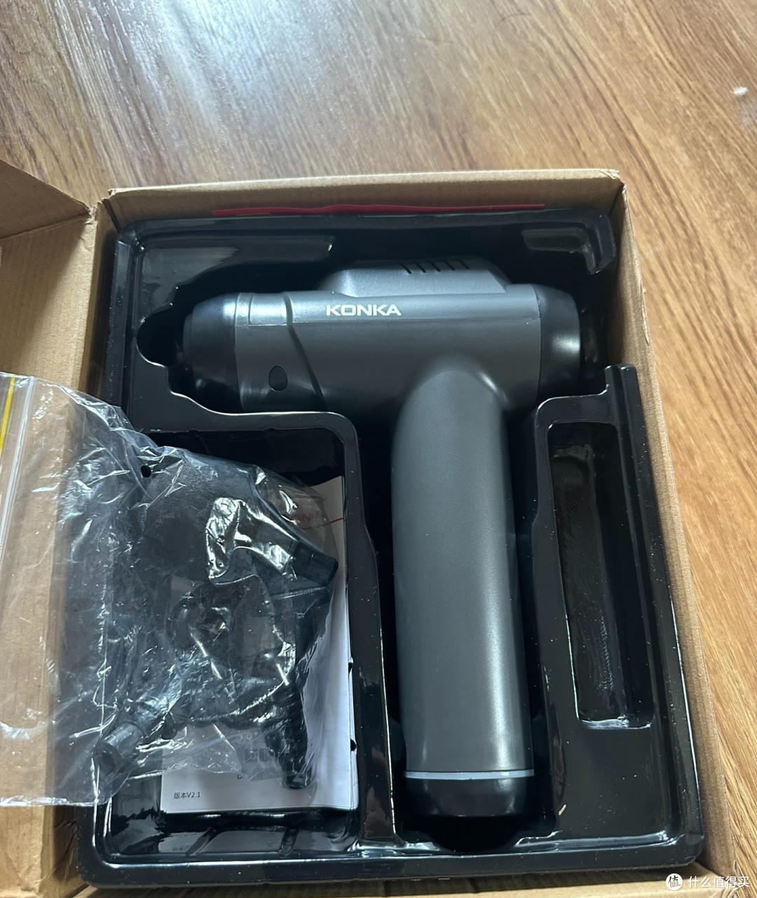 跟风买,吃灰的筋膜枪。