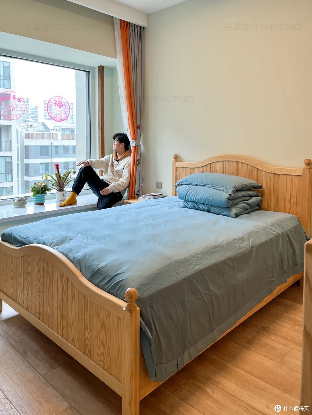 绊倒在烟台业主家的复古海风里:读书、观影、弹琴、享受生活