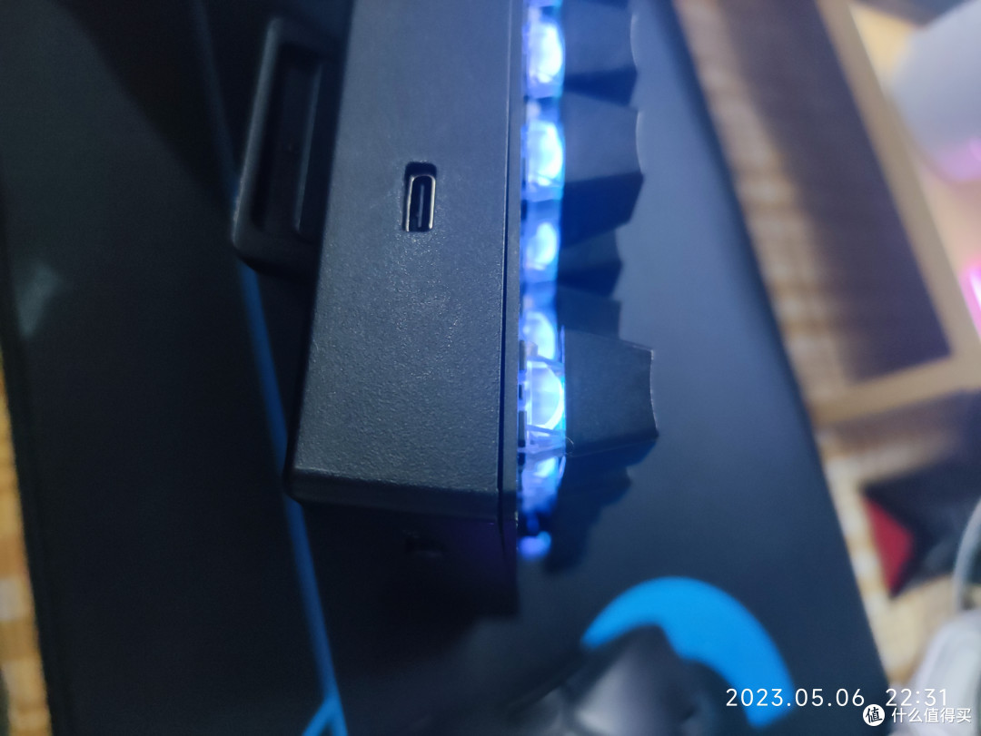 顶起的缝隙