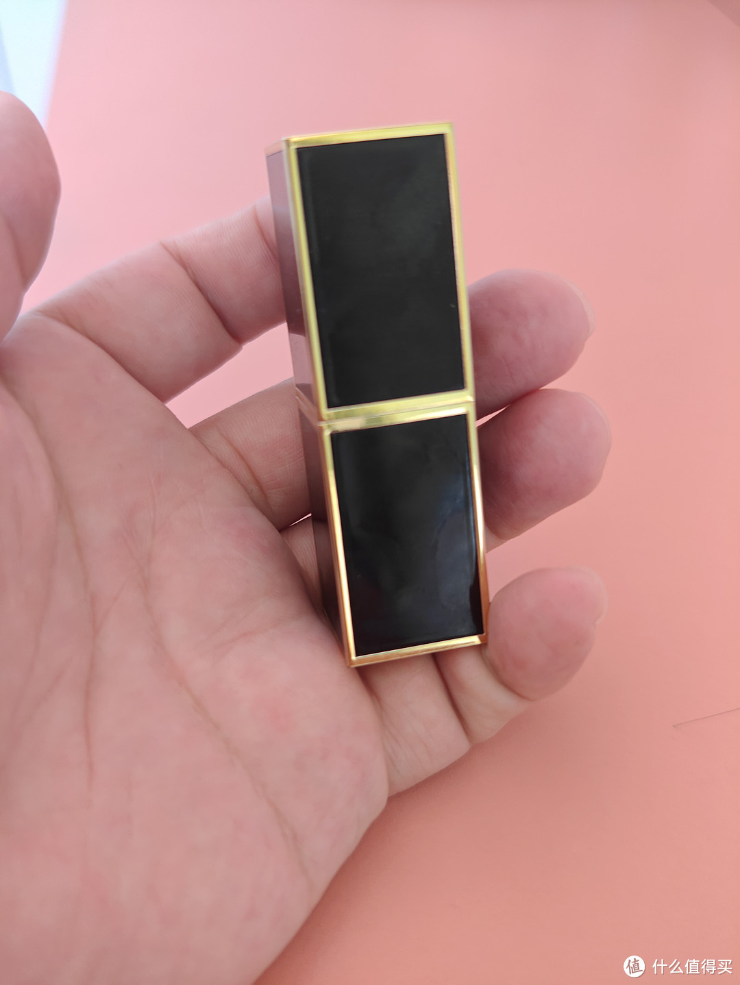 听说你在为口红选择犯愁?我媳妇最近入手的TOM FORD口红吧!
