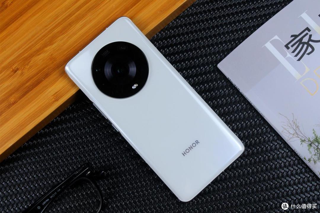 从顶级旗舰跌成次旗舰,荣耀Magic4Pro加速退场,256GB+IP68+100W