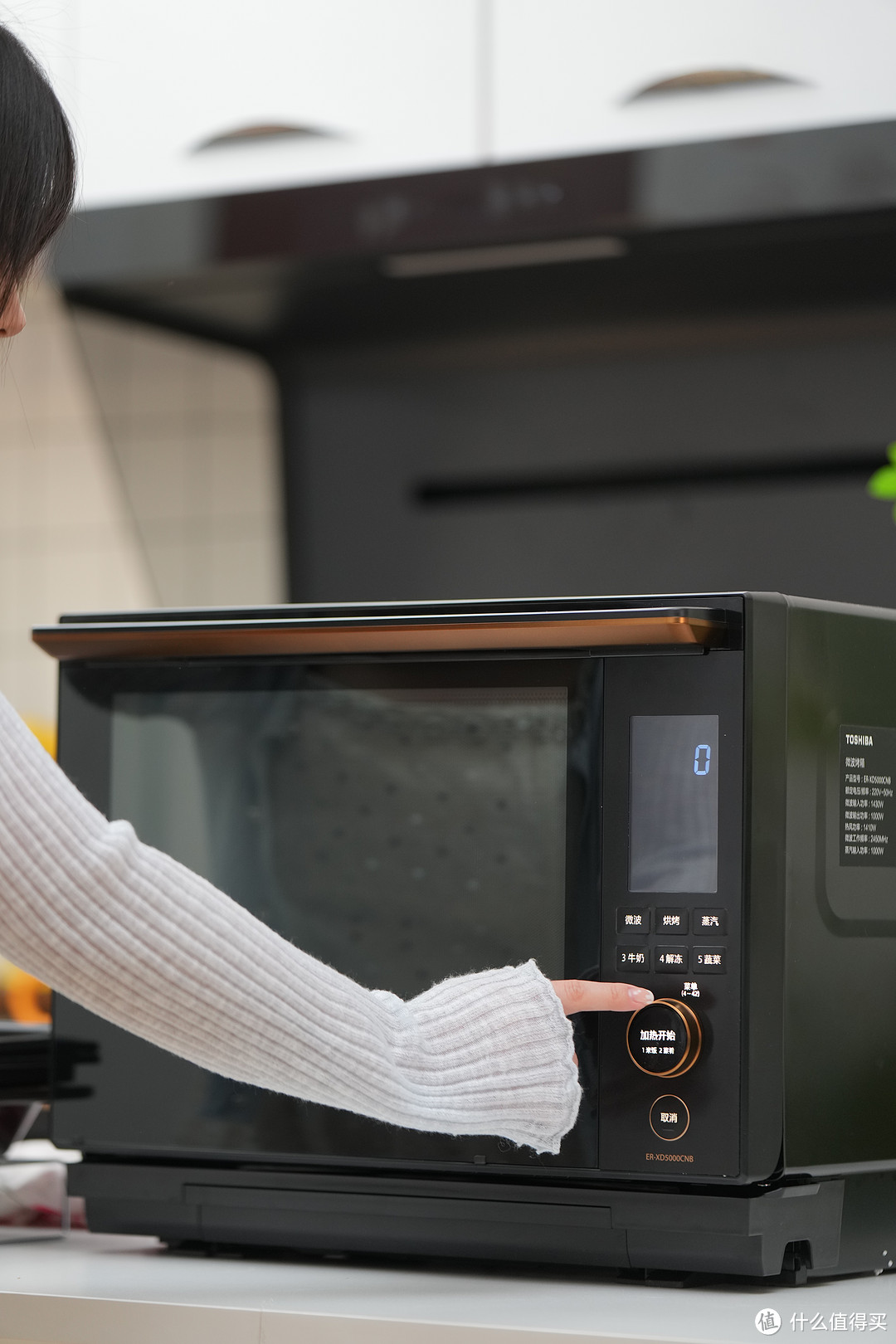 体验完东芝的新款XD5000水波炉，我觉得厨具厂家又有了卷的新方向，AI烹饪让我完美复刻日料店！