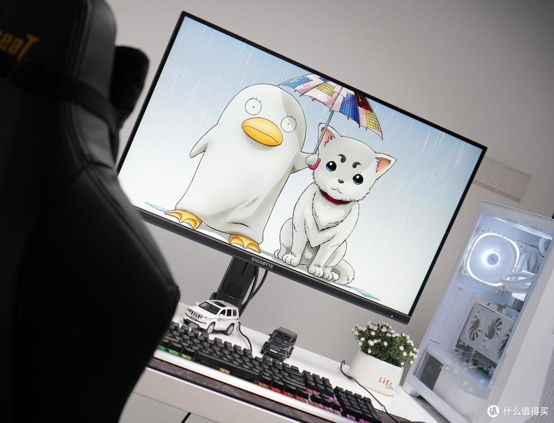 技嘉M32U AE悬臂版显示器评测:4K/144Hz,全能“变形金刚”