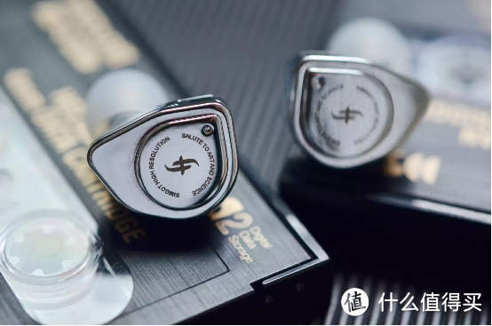 兴戈SIMGOT 珍珑EW200 源自旗舰产品技术下放的产物,200以内完成度极高的一款入门塞