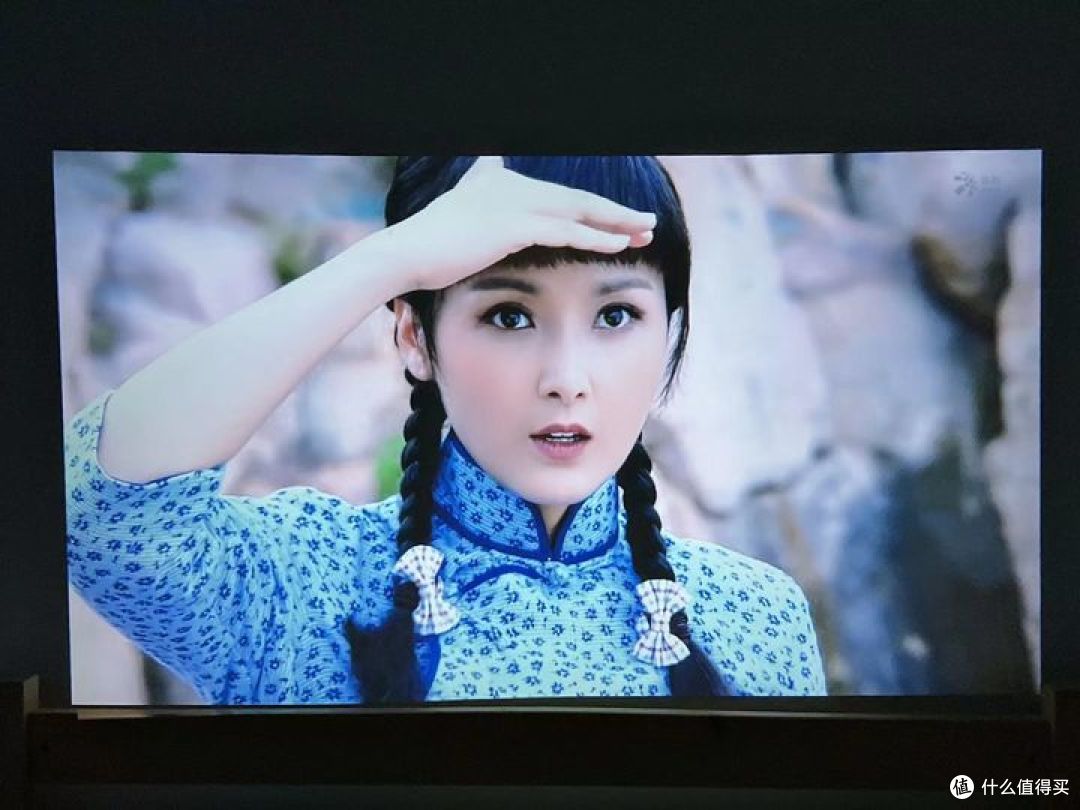 如何选购家用千元智能投影仪?酷开智能投影X5测评体验