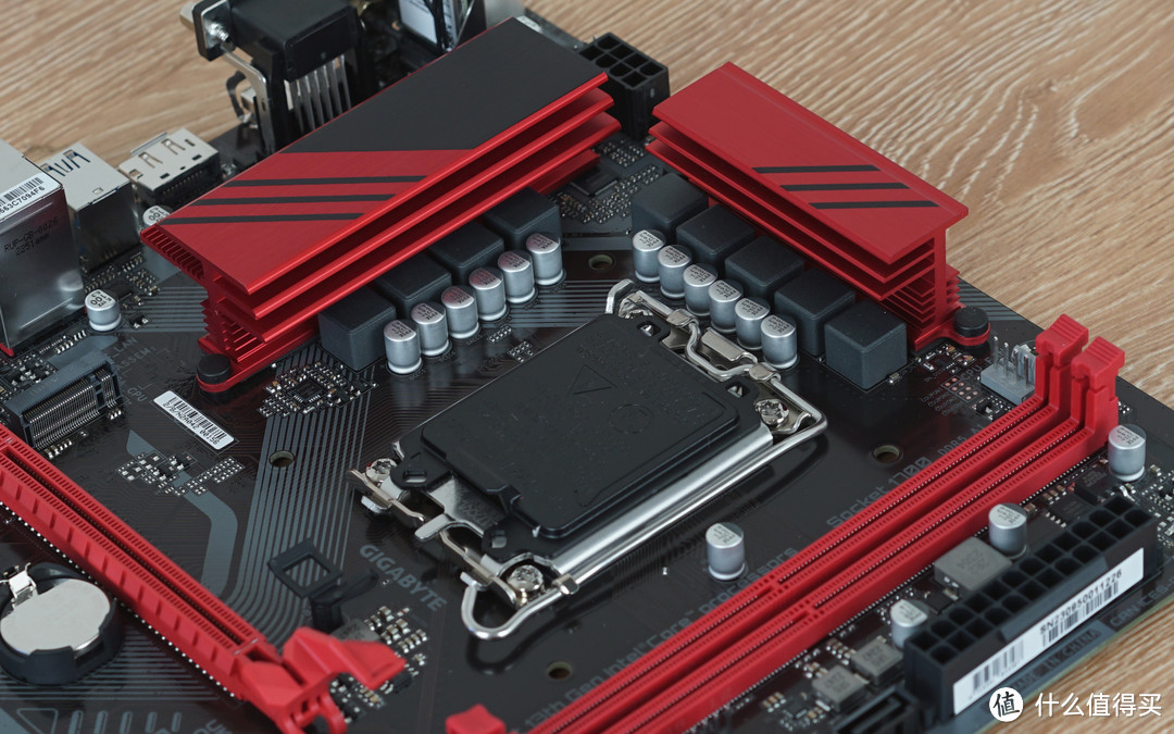 平价主板新卷王!颜值、性能、性价比全兼顾,技嘉B760M GAMING AC主板装机评测!
