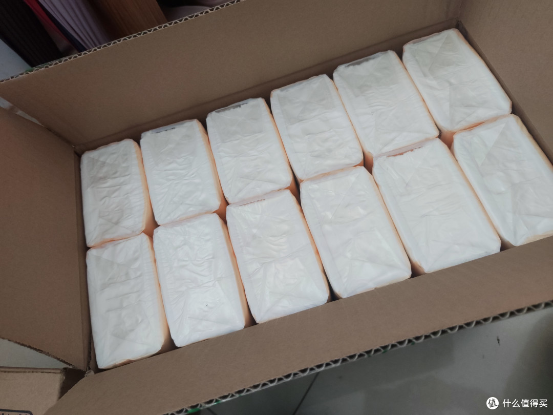买纸巾就要一次性买多一点,用大半年都用不完那种,洁柔纸巾不错