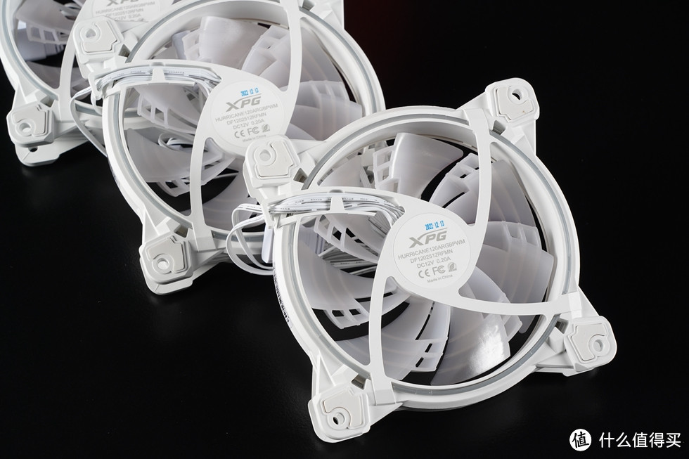 a机箱是追风者最新推出的一款中塔机箱,这款机箱是通过对经典的p500a