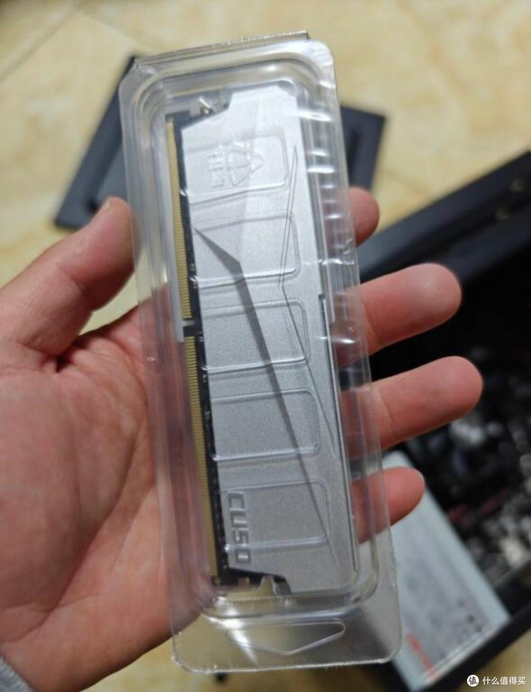 比白菜价还“白菜”,光威天策32GB DDR4 3200 内存条,仅328元