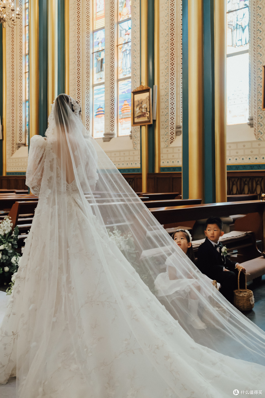 “长大后，你会穿上更美丽的婚纱，嫁给你爱的人”