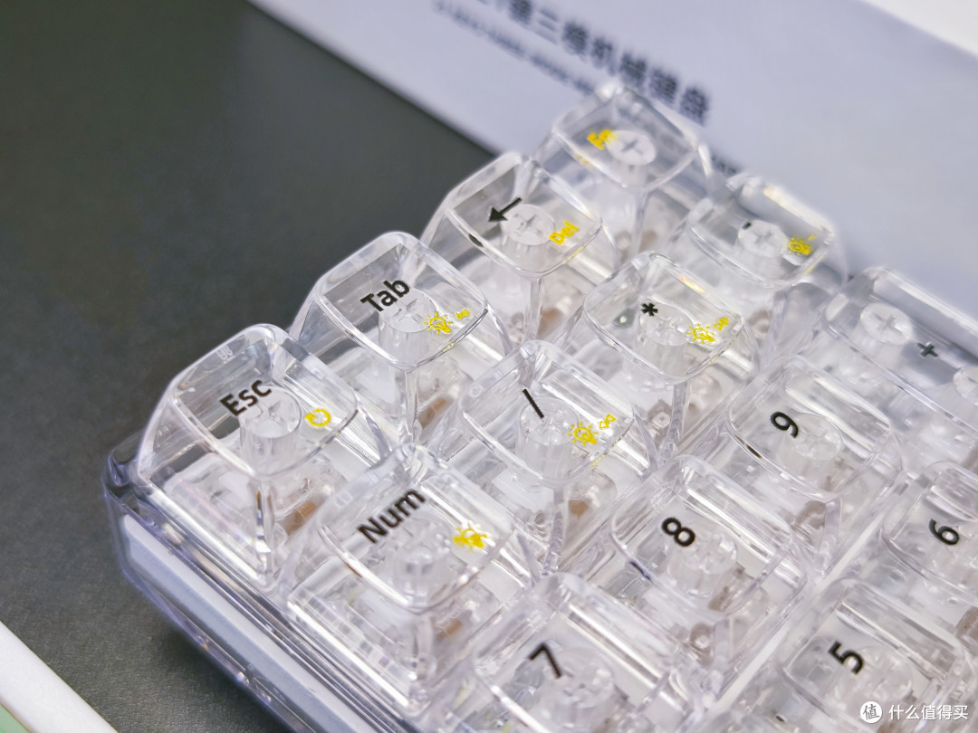 数字伴侣|夏天到了送你一个小冰块吧，小配列键盘的冰爽数字伴侣来啦！