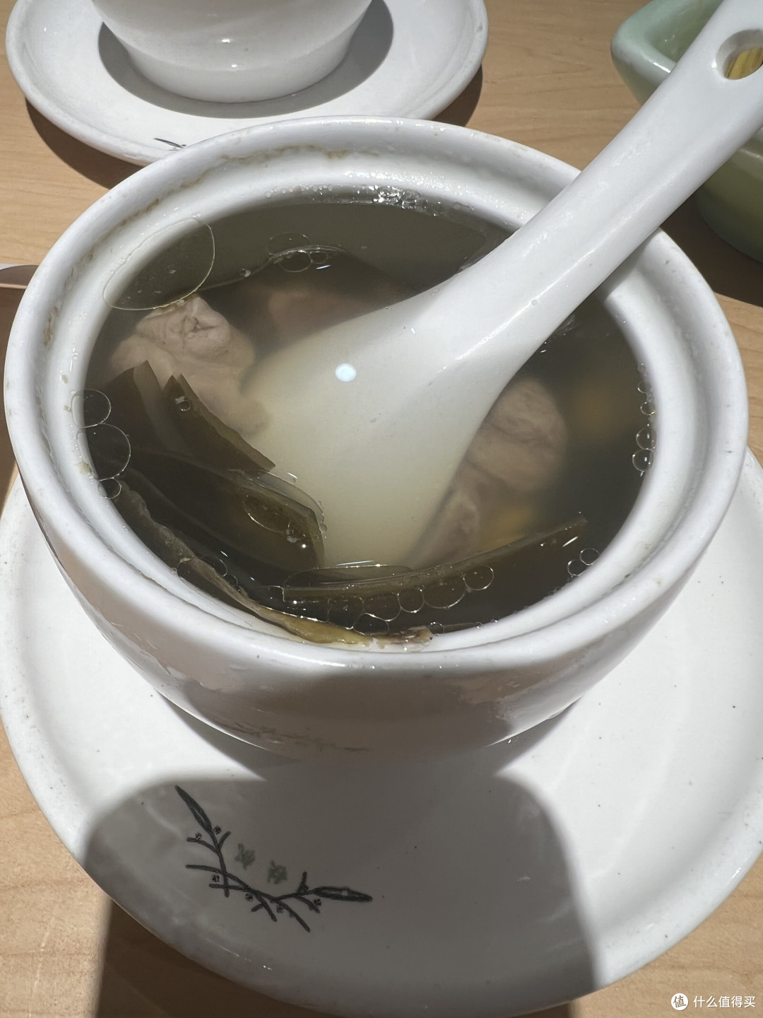 要吃清淡的。两个人84元解决中餐,粥铺