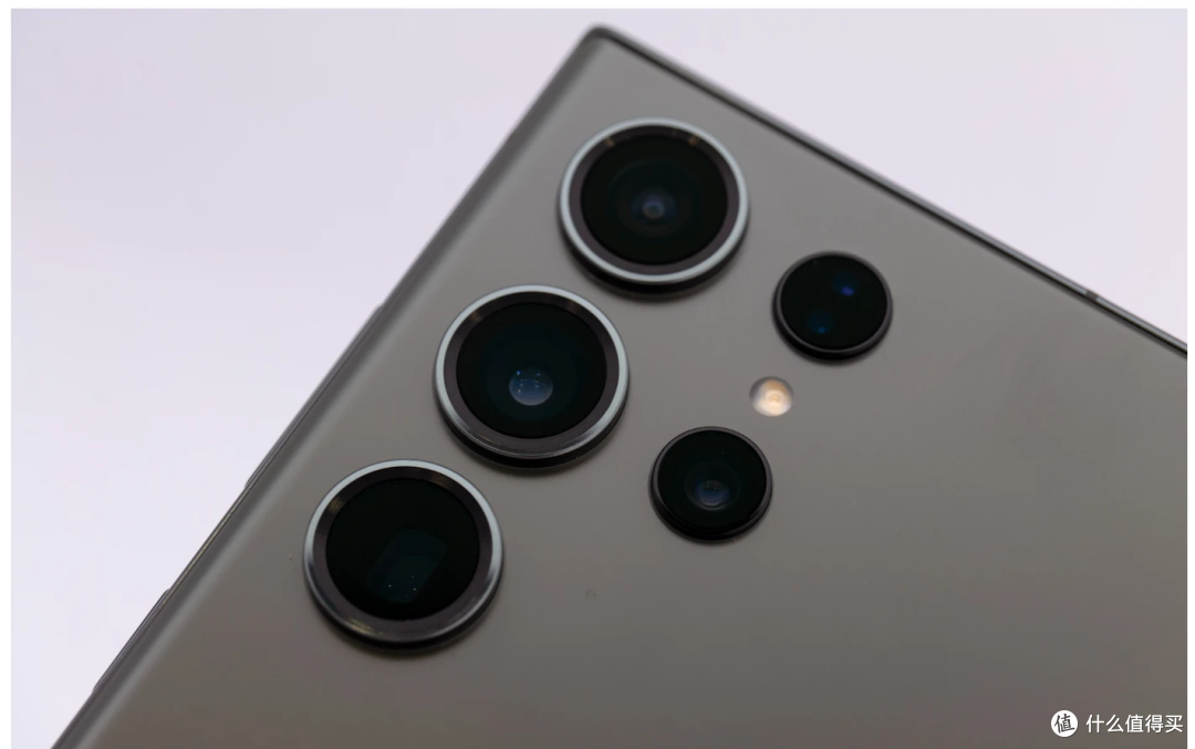 三星 Galaxy S23 Ultra 简单评测:游戏性能明显提升,续航力也更好了