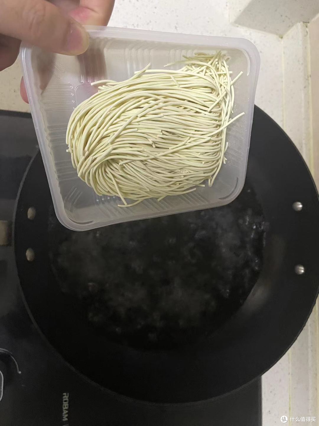 先沸水下面煮5分钟