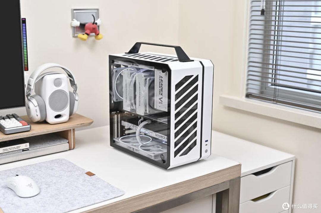 极简黑白——ROG Z690 HERO+索泰 4070 欧泊白+机械大师 C34 装机展示