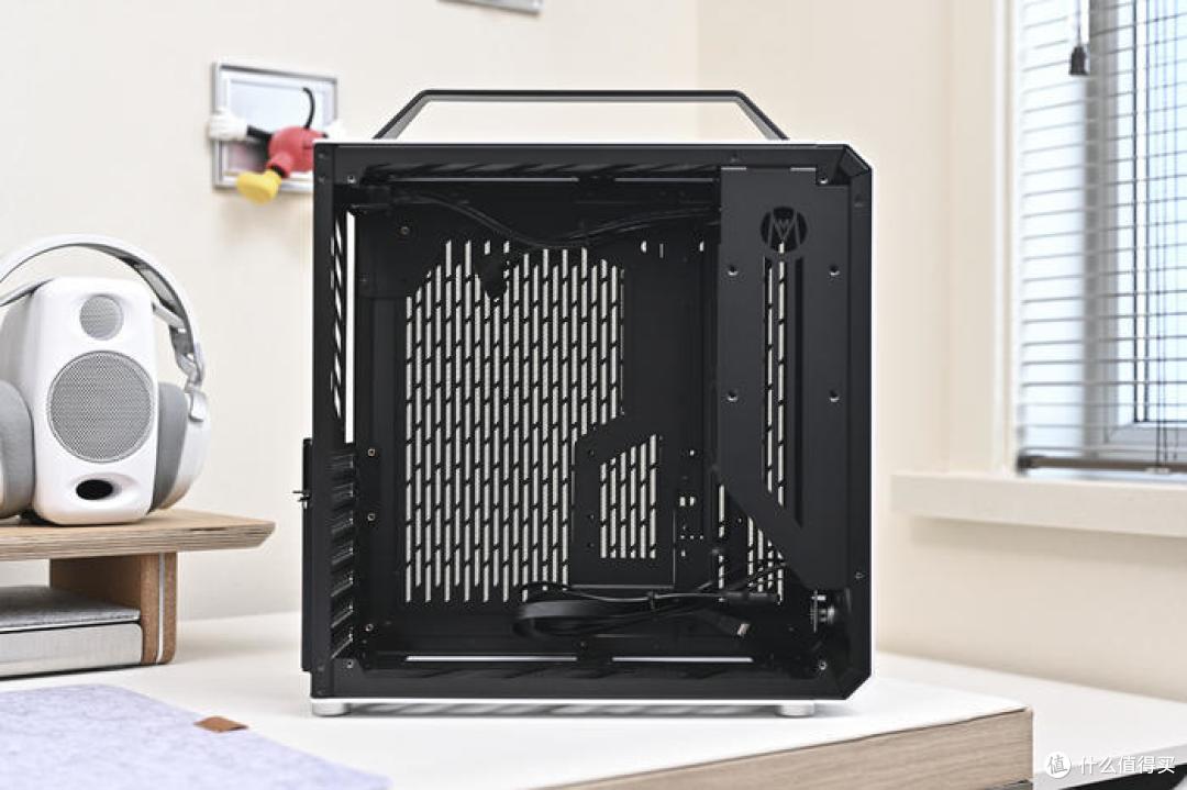 极简黑白——ROG Z690 HERO+索泰 4070 欧泊白+机械大师 C34 装机展示