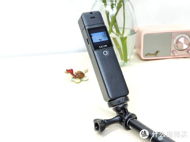 SJCAM C300记录仪，6轴陀螺仪防抖搭配4K画质，畅享行业发烧级配置