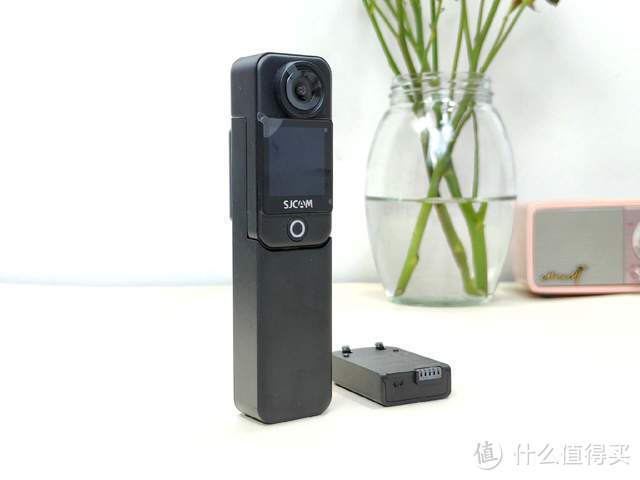 SJCAM C300记录仪，6轴陀螺仪防抖搭配4K画质，畅享行业发烧级配置