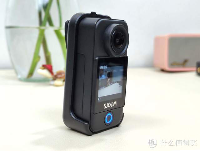 SJCAM C300记录仪，6轴陀螺仪防抖搭配4K画质，畅享行业发烧级配置