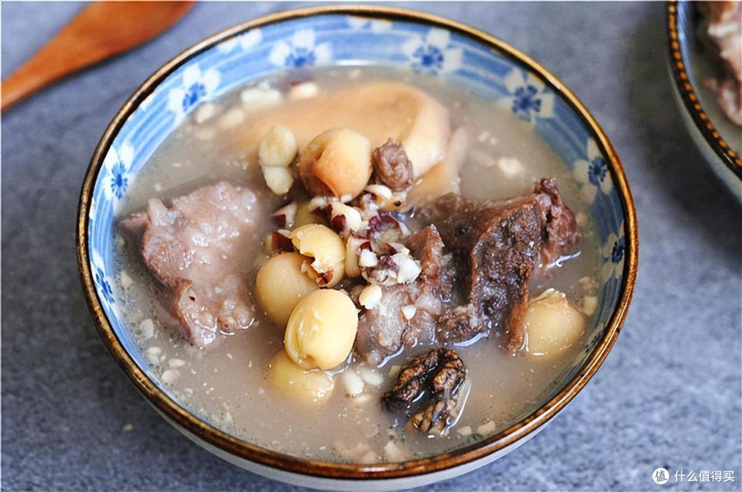 5月,再多的鸡鸭鱼肉不如这碗汤,5块钱煮一锅,健脾补肾长高个