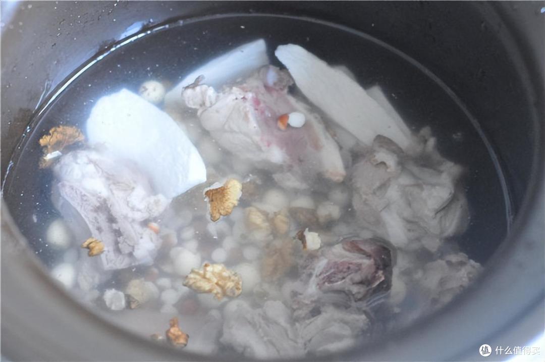 5月,再多的鸡鸭鱼肉不如这碗汤,5块钱煮一锅,健脾补肾长高个