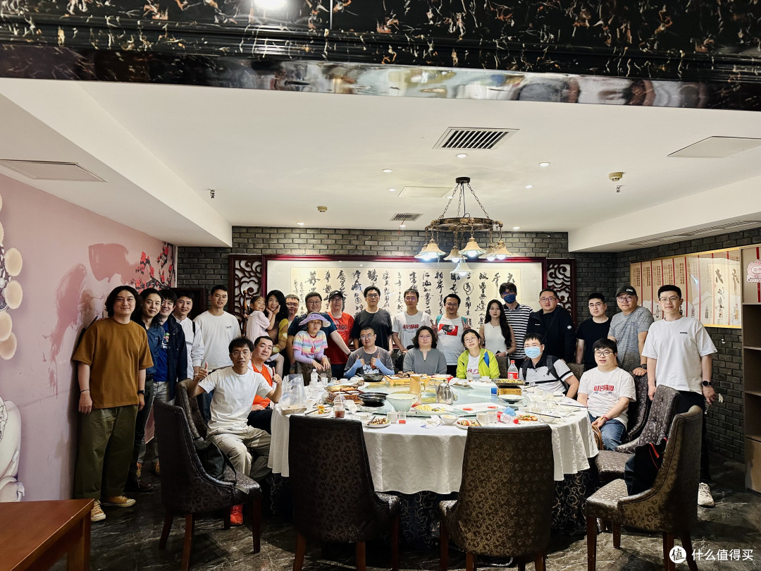 首席生活家的尊荣体验:逛嘉年华+大妈总部儿,吃烤鸭冰淇淋,礼物多到一肩抗不下