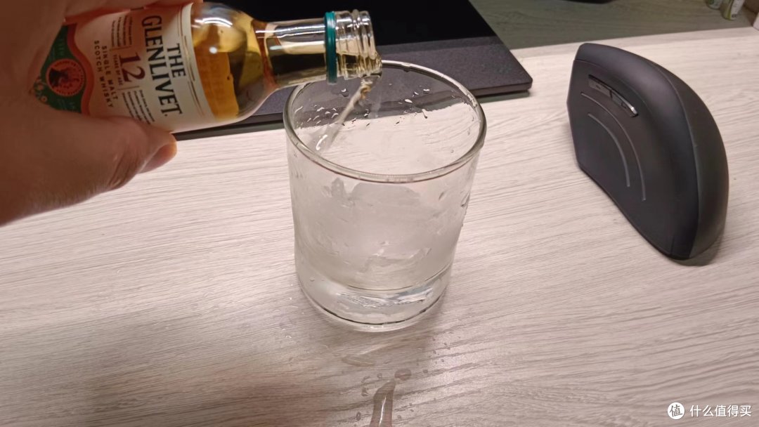 一次喝五种“XX12年”威士忌是什么体验?这次评测来了,切记还是要加冰哦,不然不够苏格兰打卤面味儿