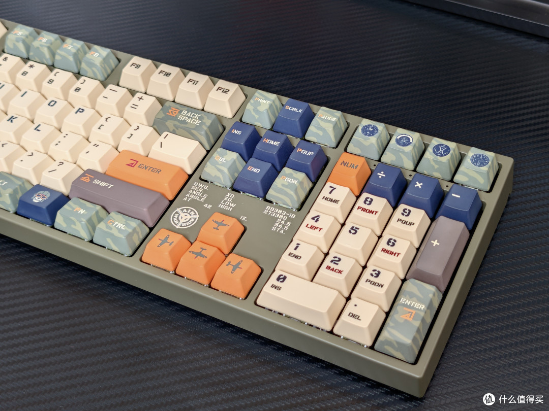 618热血男儿总要有一把varmilo阿米洛勇士翱翔机械键盘!