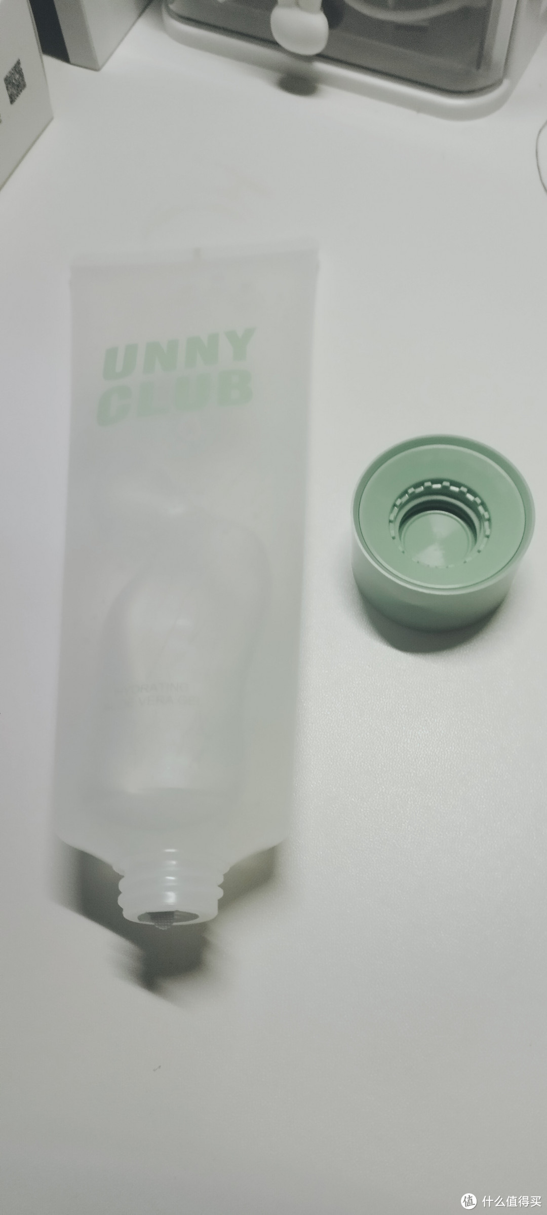 unnyclub补水芦荟凝胶，晒后修复补水，超大一瓶真的是太够用了。