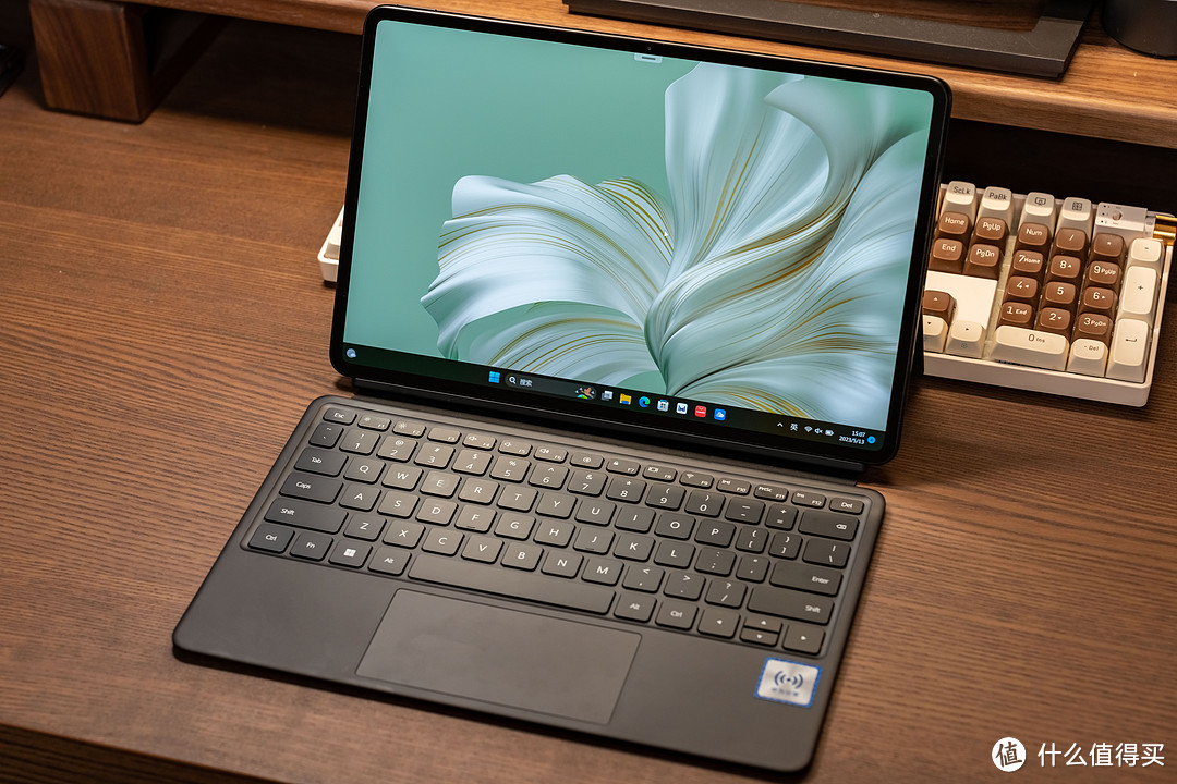 一台电脑，两种生态——华为MateBook E 2023首发测评