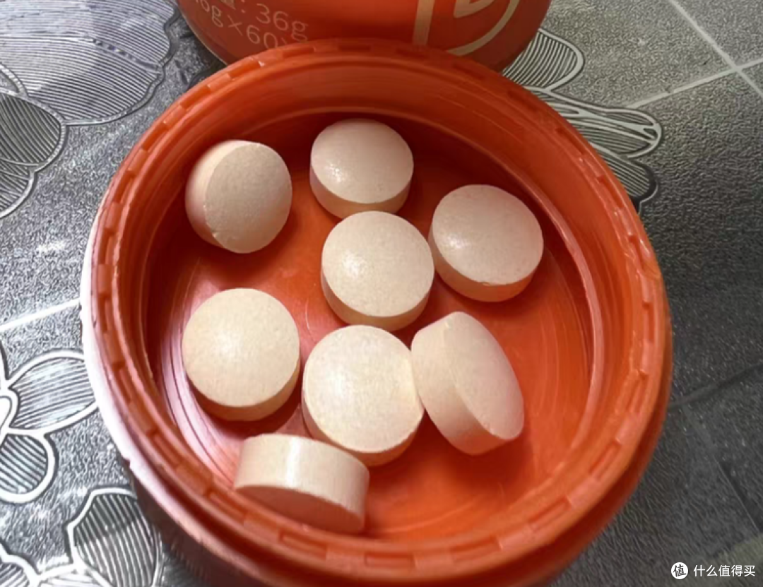 运动出汗量大,可以常备维生素咀嚼片