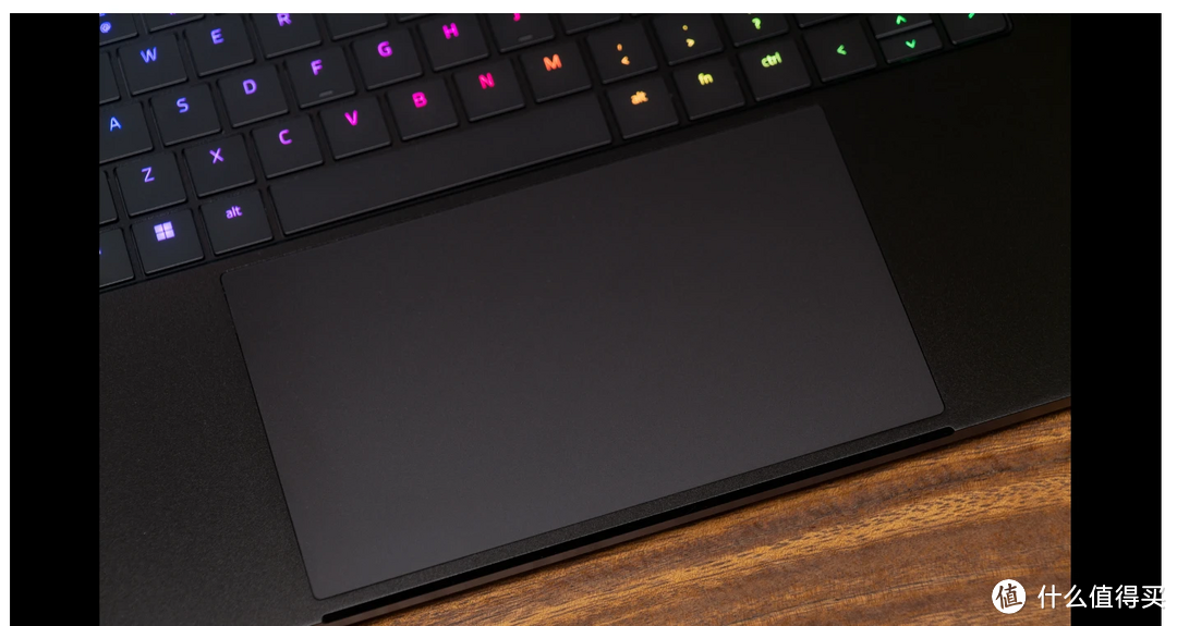 Razer Blade 16 2023 评测：身形最优雅，mini-LED 双模显示器，顶级游戏性能的电竞笔电