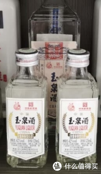 明明是“酒精酒”,十几块一瓶的牛栏山,为何在今年又火了?
