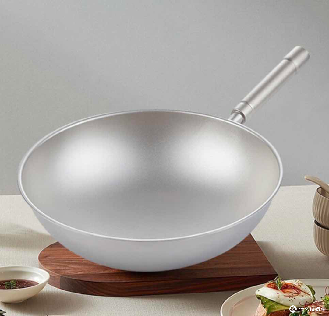 不粘锅?麦饭石锅?生铁锅?铸铁锅?钛锅?一文说透所有的炒锅!_炒锅_什么值得买