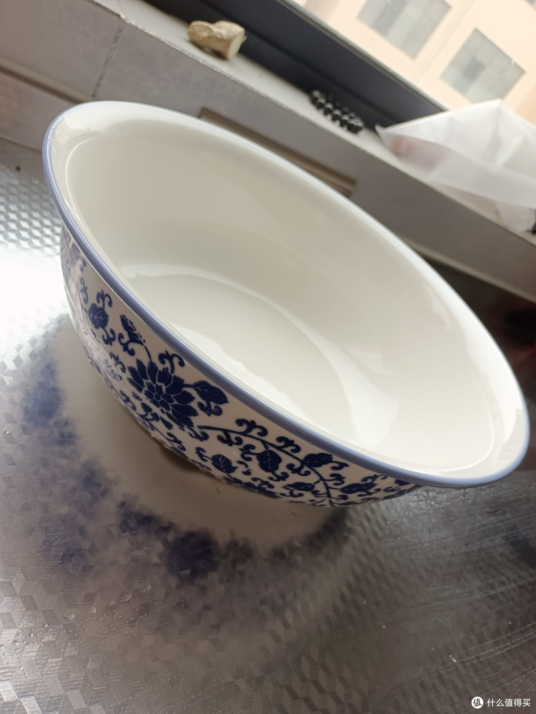 青花陶瓷揉面盆，釉面细腻光滑坚硬，用起来嘎嘎顺手