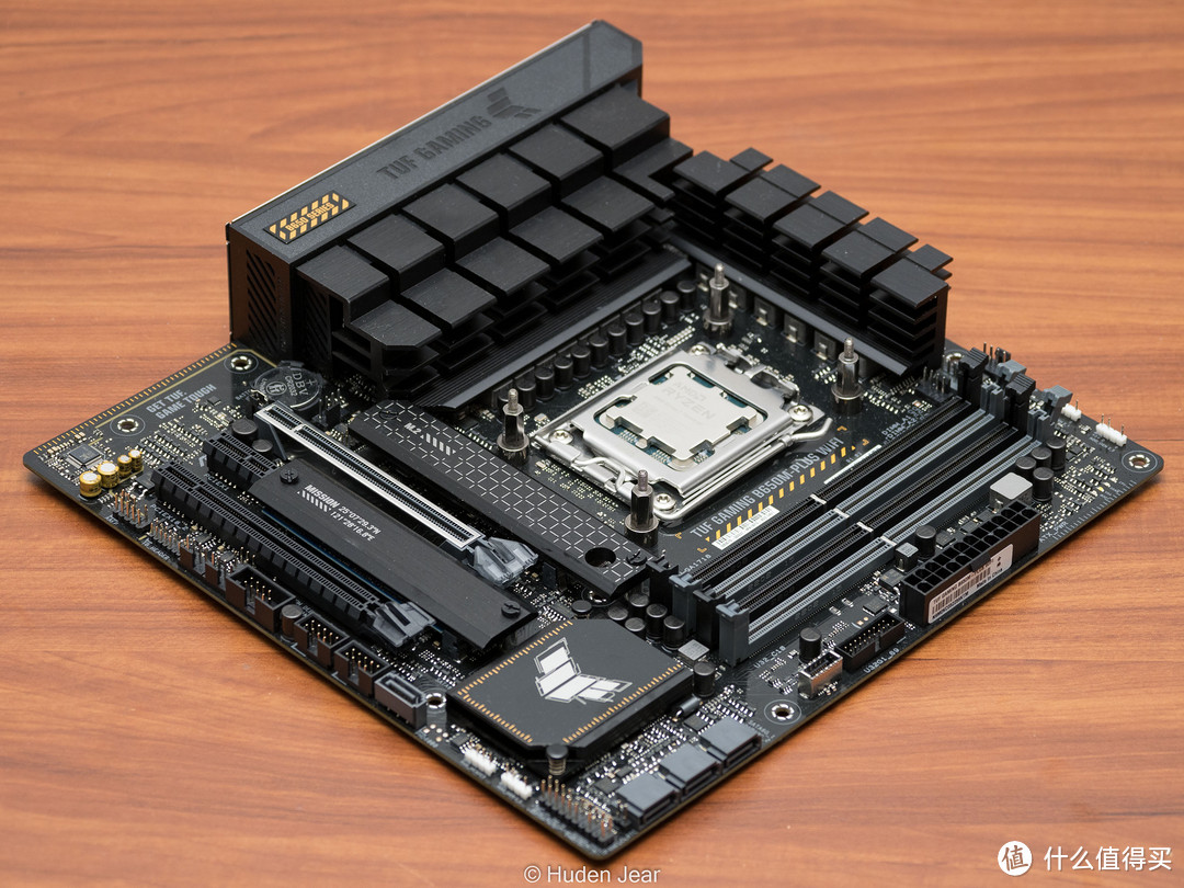 AMD Radeon RX7600首发测试：AMD的甜点补完计划！