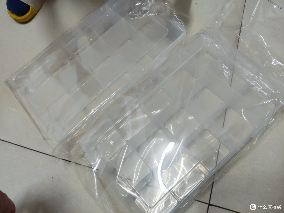 平时上班东西总是找不到?这款样品收纳盒很实用,家用也不错