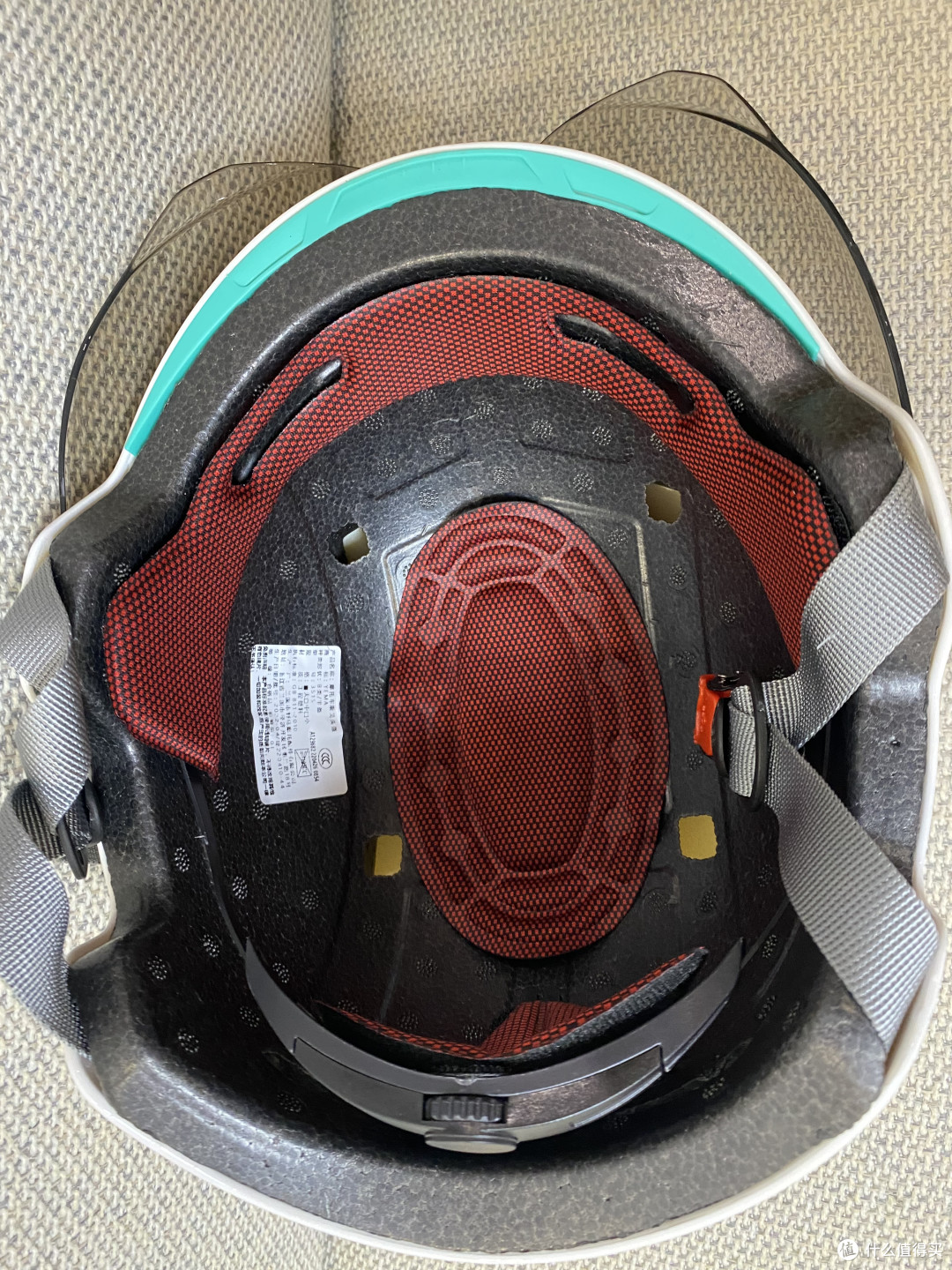 选电动车头盔看这篇就够了：一次测评五款不同品牌头盔，告诉你好用的头盔都有哪些特点？