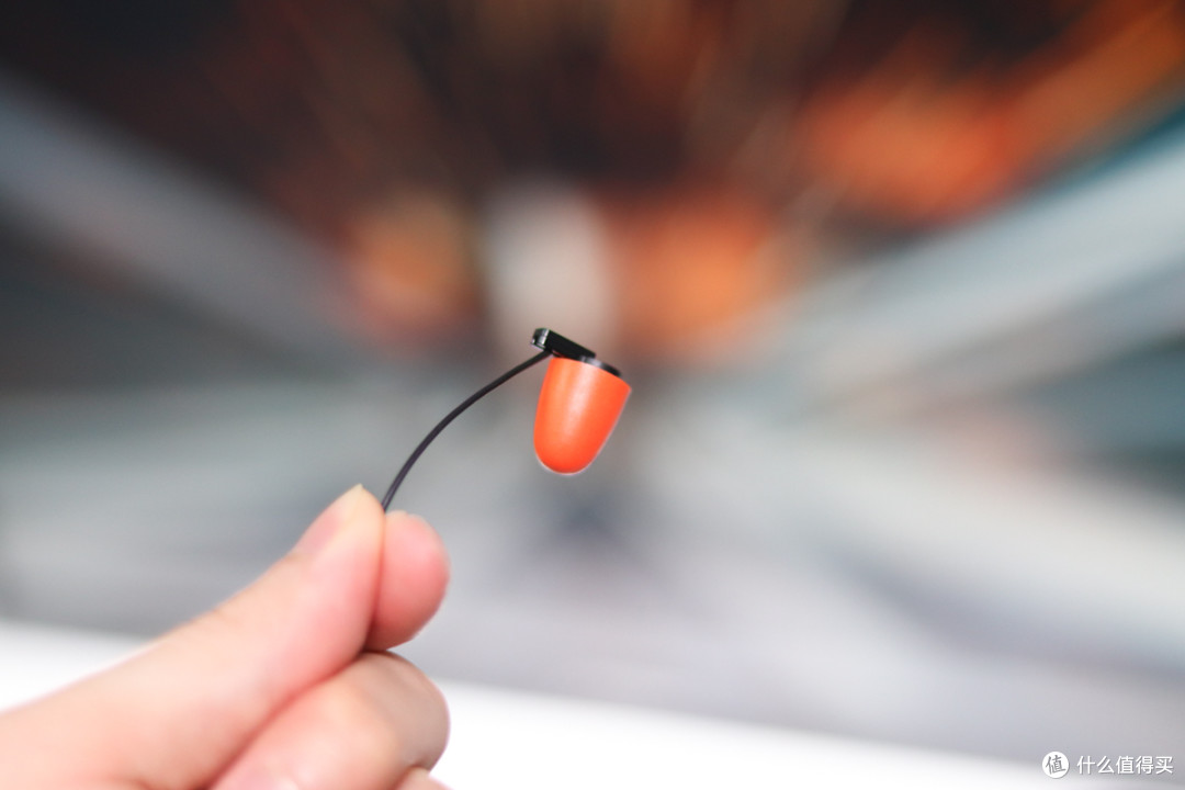 JBL头戴式电竞耳机Quantum 910:三维环绕、头部跟踪,职业玩家首选
