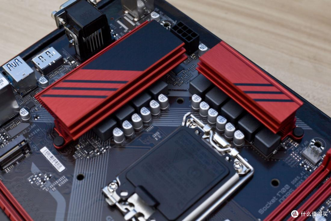 【老黄搞机篇一百八十八】B系列主板配D5内存有多香？技嘉B760M GAMING魔鹰主板实测见真章