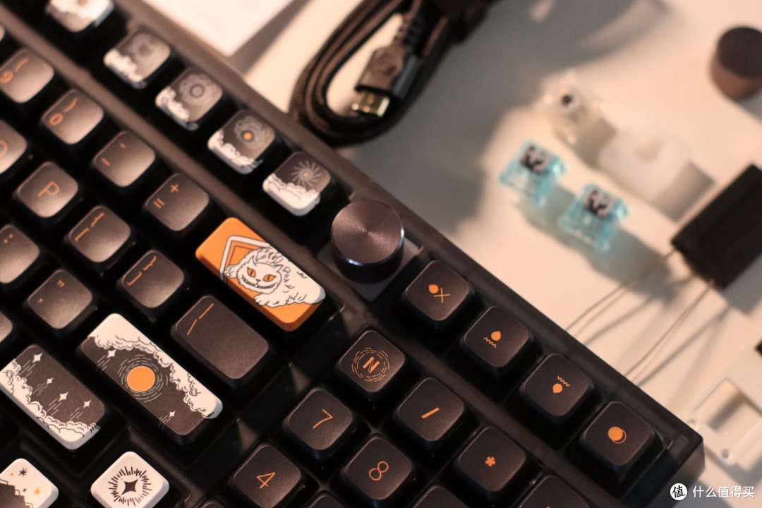 三模低延迟客制化键盘,好玩又好看的小呆虫GK980+体验报告