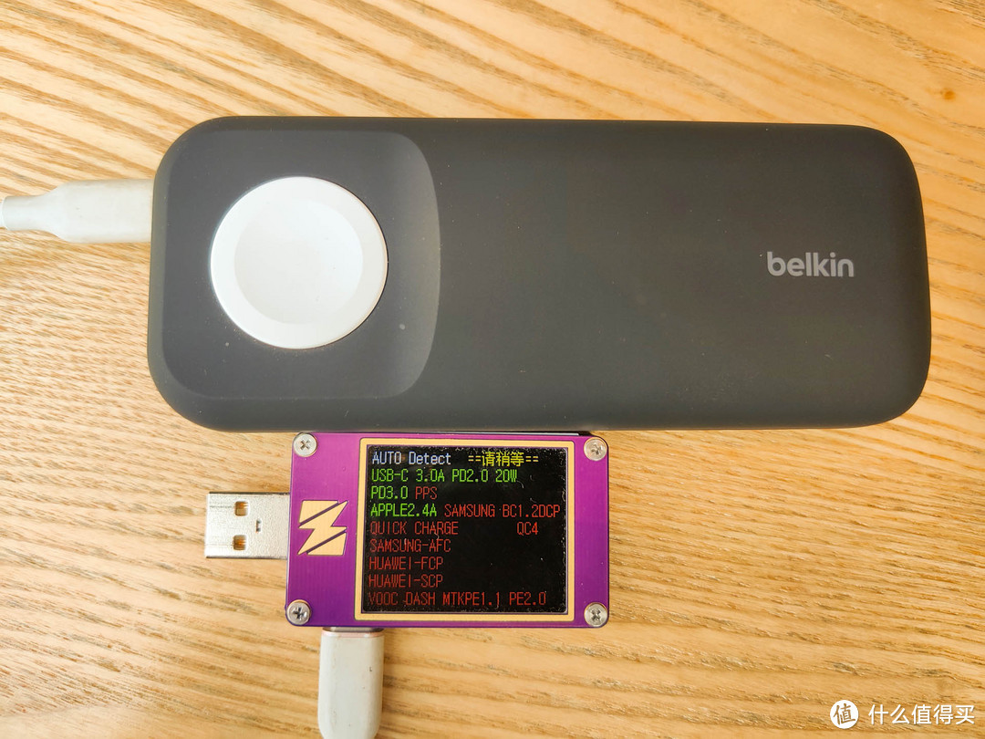 Belkin新品移动电源，应该是首款支持Apple Watch快充的移动电源