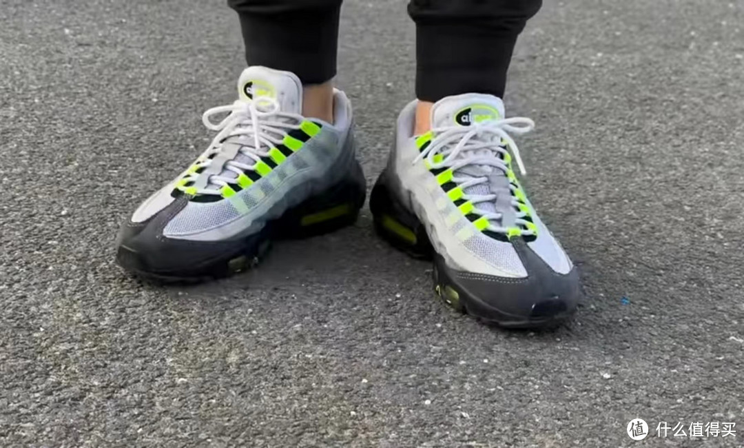 经典与革新的完美融合 Nike Air Max 95 OG女款运动鞋