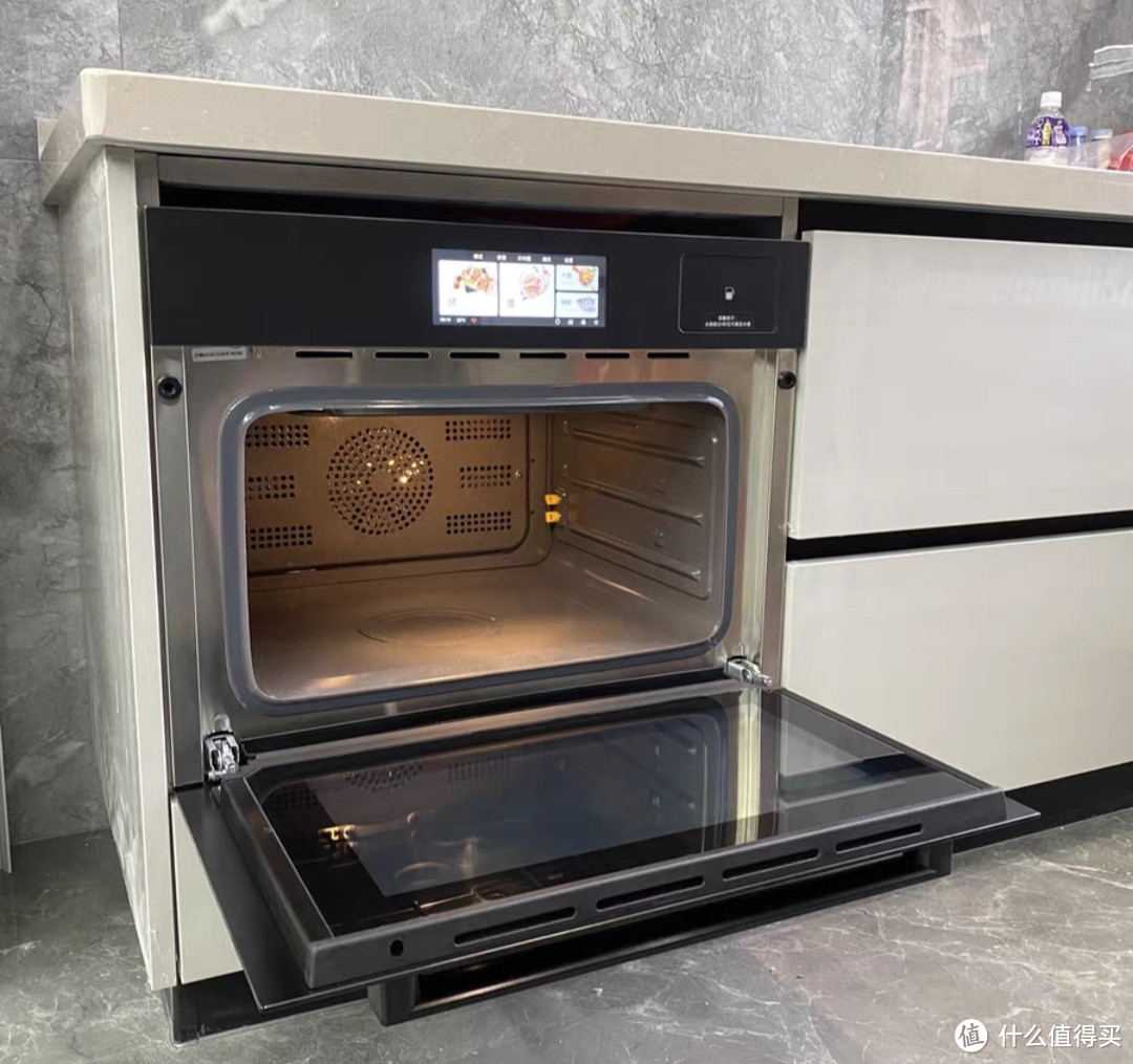 德普出品的这款NS55蒸烤一体机嵌入式蒸烤箱，是一款性价比非常高的电烤箱